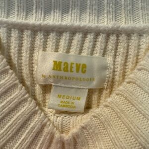 MEAVE by Anthropologie l Cream mock neck sweater

Only worn a few times